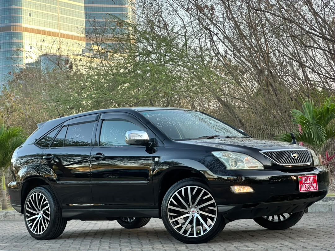 TOYOTA HARRIER